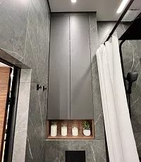 Комплект мебели для ванной в лофт-студии в центре Петербурга